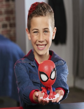 Figura de acción Marvel Spider-Man con movimiento, luz y sonido