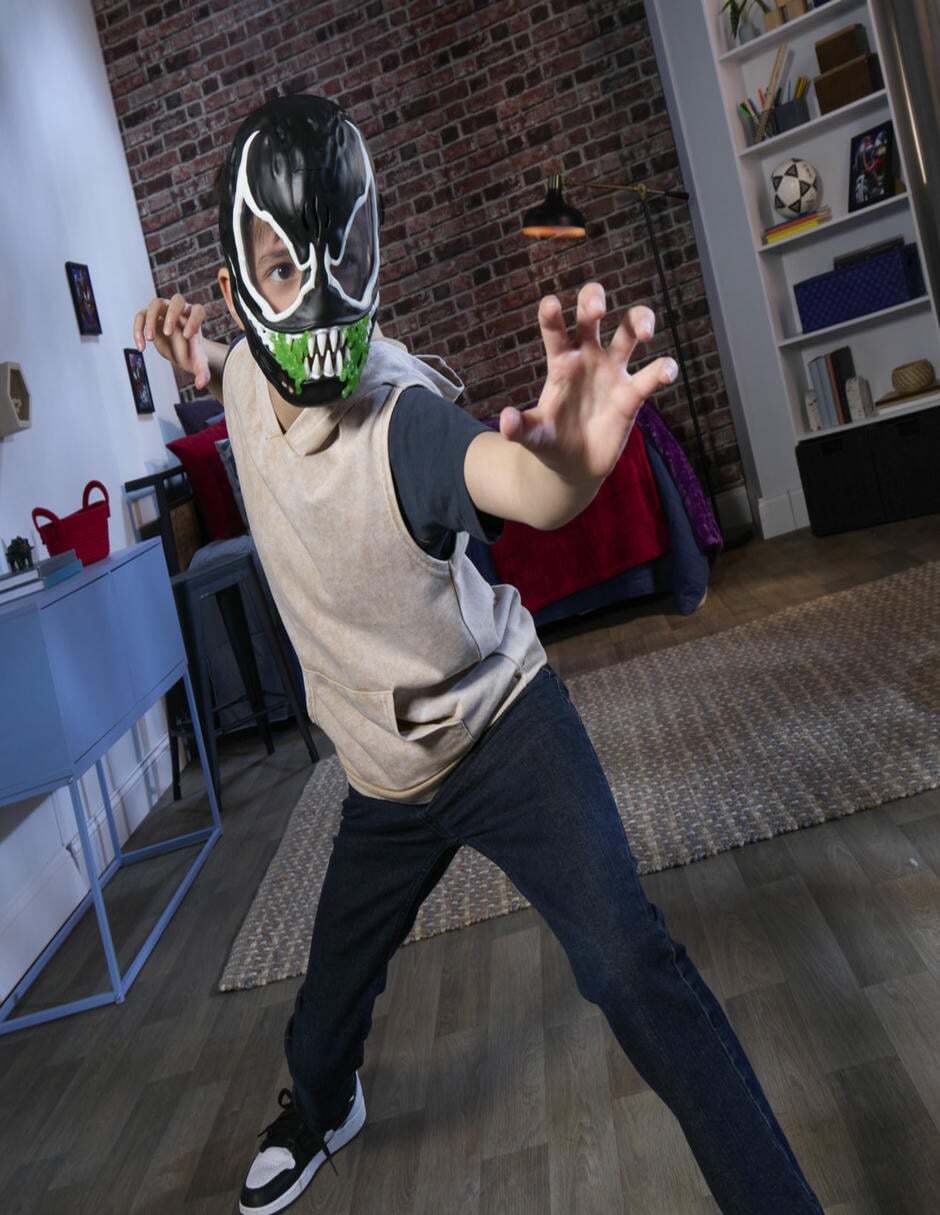 Máscara Venom con luz y sonido 5