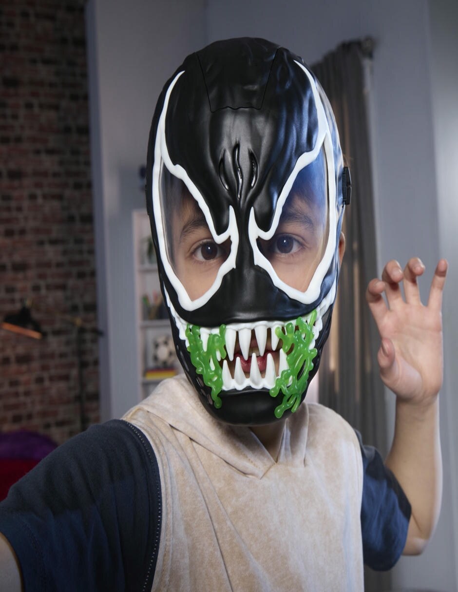 Máscara Venom con luz y sonido 9